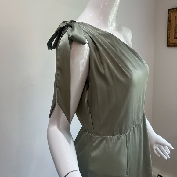 AREA STARS One Shoulder Bow Sateen Gown M - Picture 3 of 6